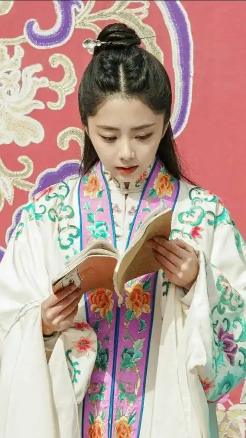 谭松韵古装造型大集锦_剧中_化妆品_案件