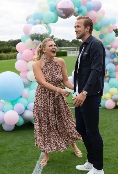 决赛前夕妻子致信凯恩队长我们都爱你请把冠军带回英格兰