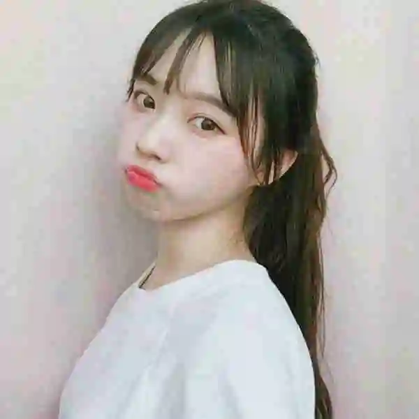 帽大辫子噘嘴发呆噘嘴大眼剪刀手我的爱人别噘嘴噘嘴恋人噘嘴女生头像