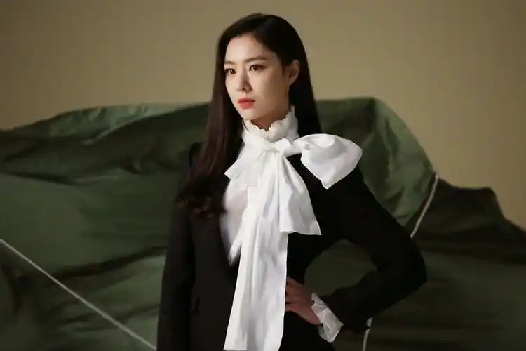 爱的迫降白富美徐智慧不只是高材生还是校园女神