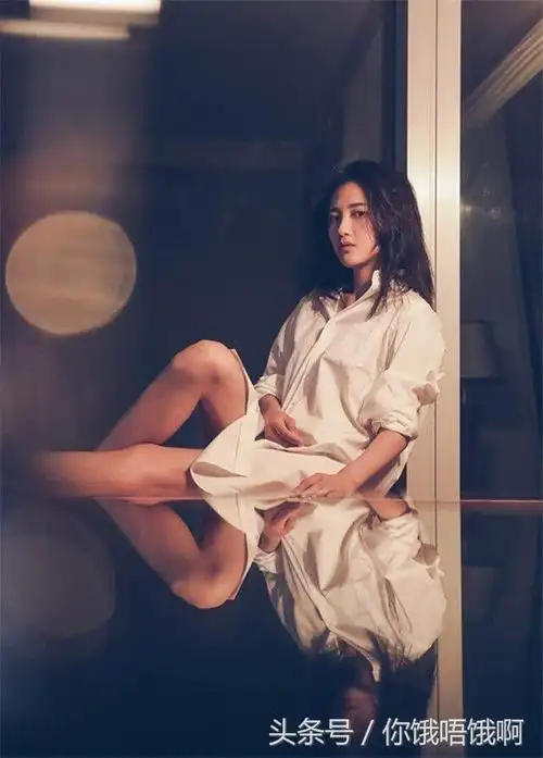 包文婧脚上有angelaby同款刺青