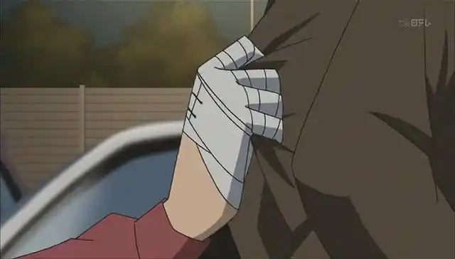 名侦探柯南里小兰拉住新一衣角的图片