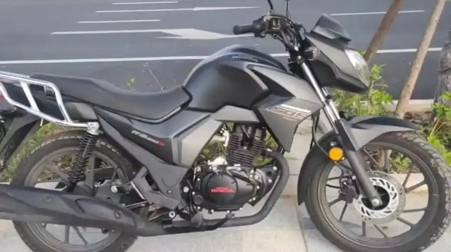 本田帅影150在磨合期不要骑太快,等周末有空了再去户外爬山