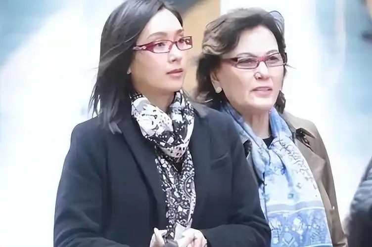 最美亚姐杨恭如两度当小三被当众掌掴后如今怎么样了