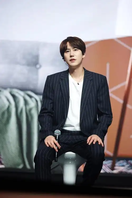 superjunior成员曺圭贤手机壁纸四