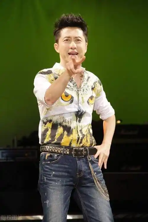 看到庾澄庆这次的反应,她知道这次他是真的怒了,于是又急忙改口称自己