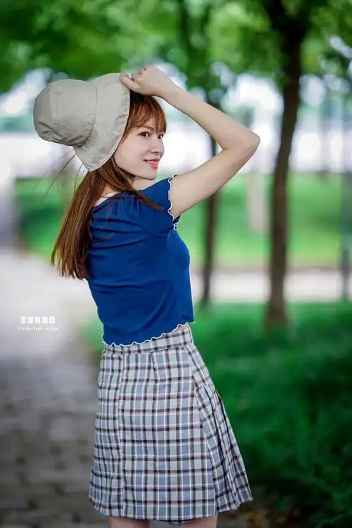 开心的笑by警卫员