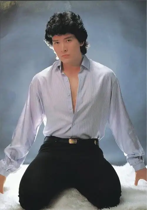 纪实费翔:被姐姐改变人生,为姥姥被封杀,因父母选择孤独一生