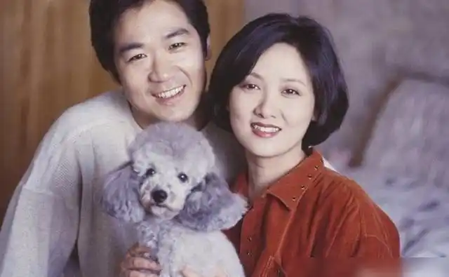 63岁张国立老来得子一家五口合照流出网友一家人真温馨