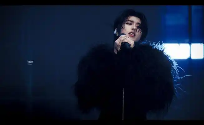 蔡徐坤新歌spotlight