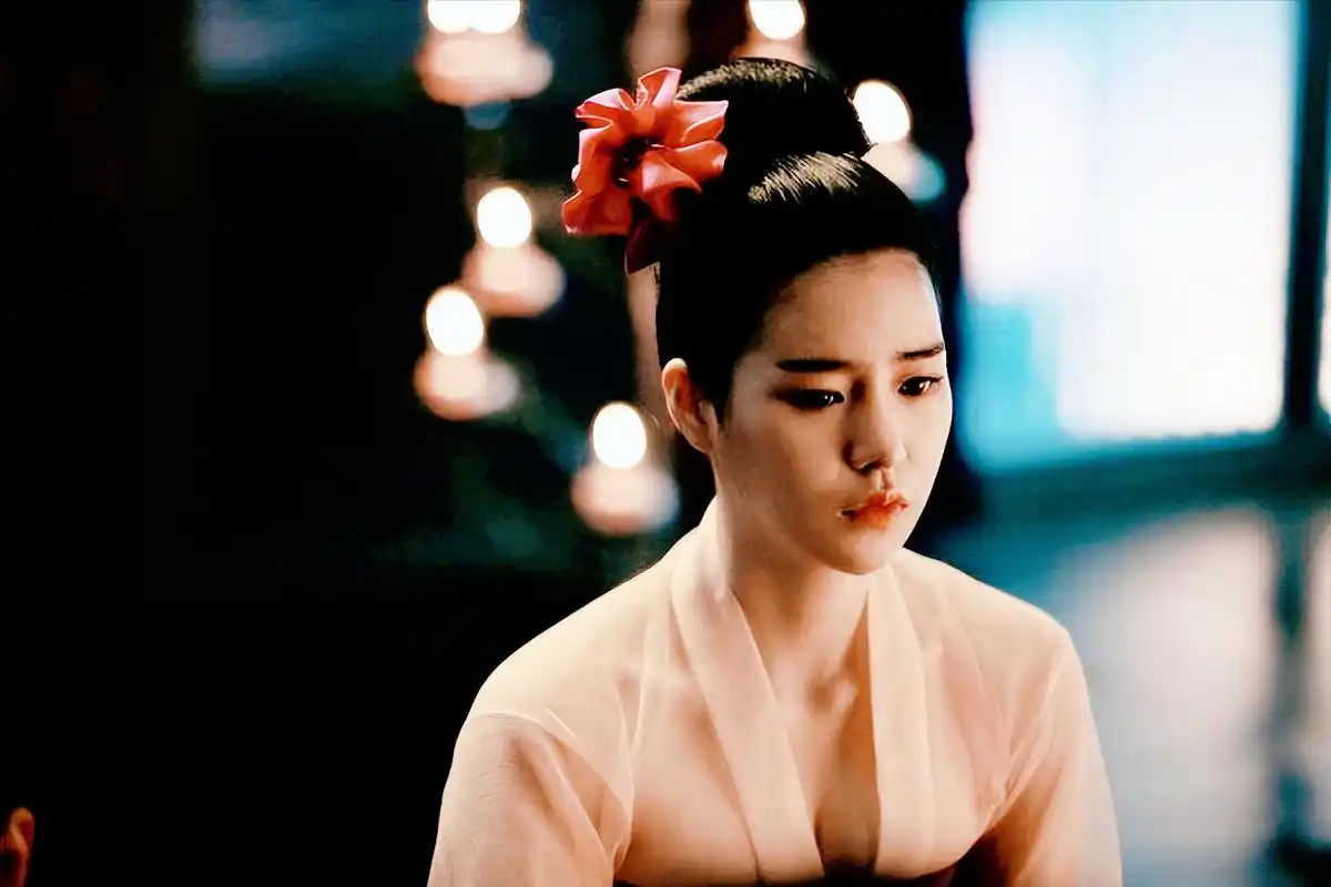 《黑暗荣耀》中的"恶女"朴妍珍的扮演者——林智妍