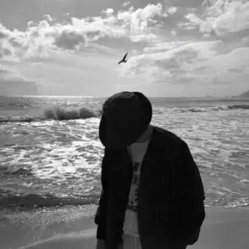 黑白男生微博头像伤感忧郁2020精选伤了醉了哭了醒了心死了