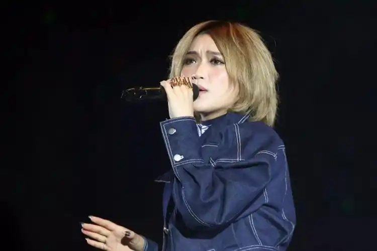 只听过庄心妍唱歌,头一次看她登台!