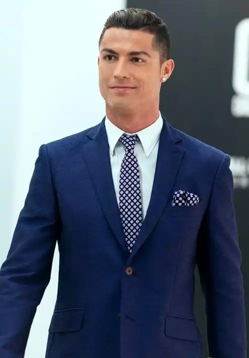 来自c罗吧官方微博 - 微博