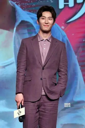 窦骁《六人晚餐》大秀腹肌 回应《楚乔传》抠像