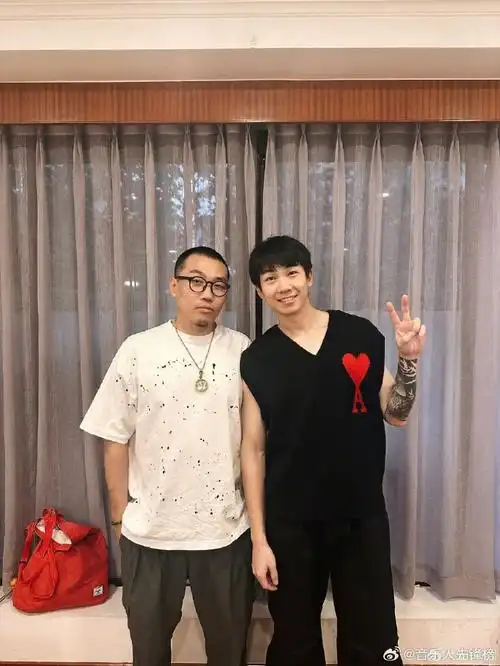 白举纲音乐剧北京收官仪式感##白举纲人间失格攒了好多合照