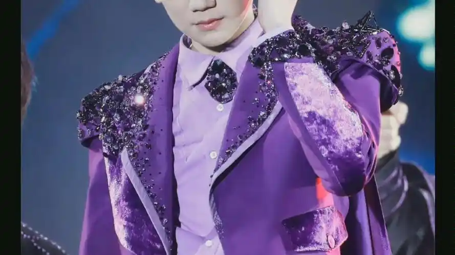 【王源】x【神秘紫色】四月的微风,紫色的衣衫