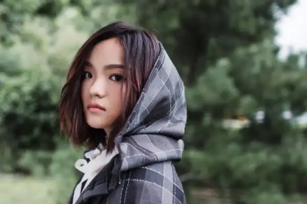 徐佳莹让人记住的歌除了身骑白马还有什么吗