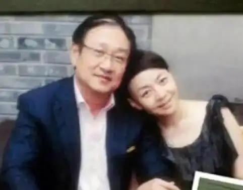 1997年英达如愿和宋丹丹离婚和梁欢结婚却发现自己被骗了