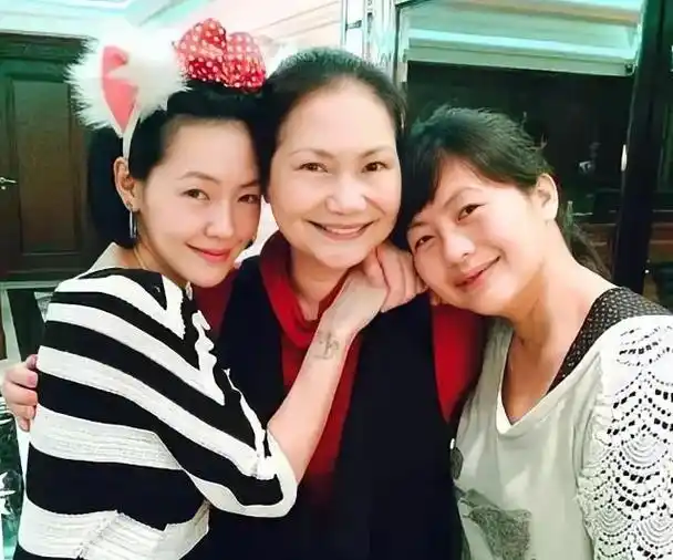 "最重要的是,s妈妈答应了,让她的两个儿子,在寒假里