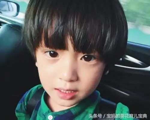 林心如女儿小海豚,颜值杠杠的,妈妈们怎样做宝宝会更漂亮呢_明星八卦