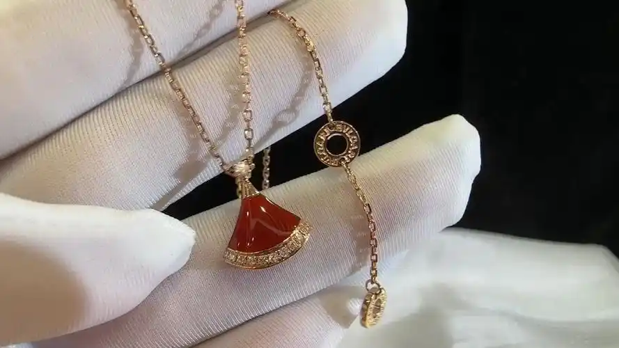 宝格丽红扇子项链多少钱?