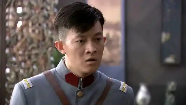 铁梨花:五奶奶想让张吉安带着自己私奔,吓得他是直冒汗!