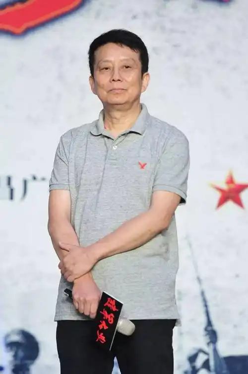 黄建新:从关注城市到赞美祖国