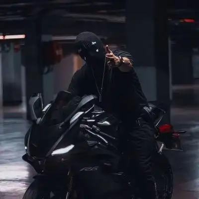 青年男生头像成熟稳重帅气头像图片 机车帽头像男头盔头像男高清