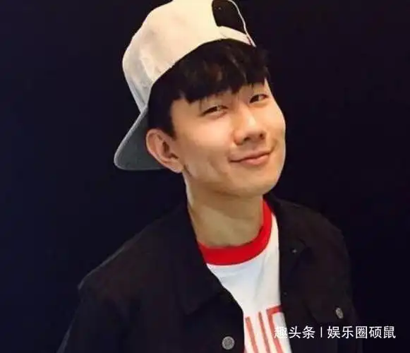 当林俊杰梳起大背头以为是车祸现场没想到撩到你哭