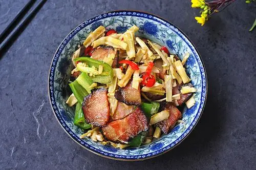 笋丝炒腊肉