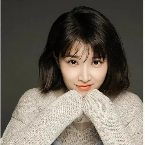 演员奚望:在继父刘之冰支持下离婚,带着女儿的她,现在怎样了?