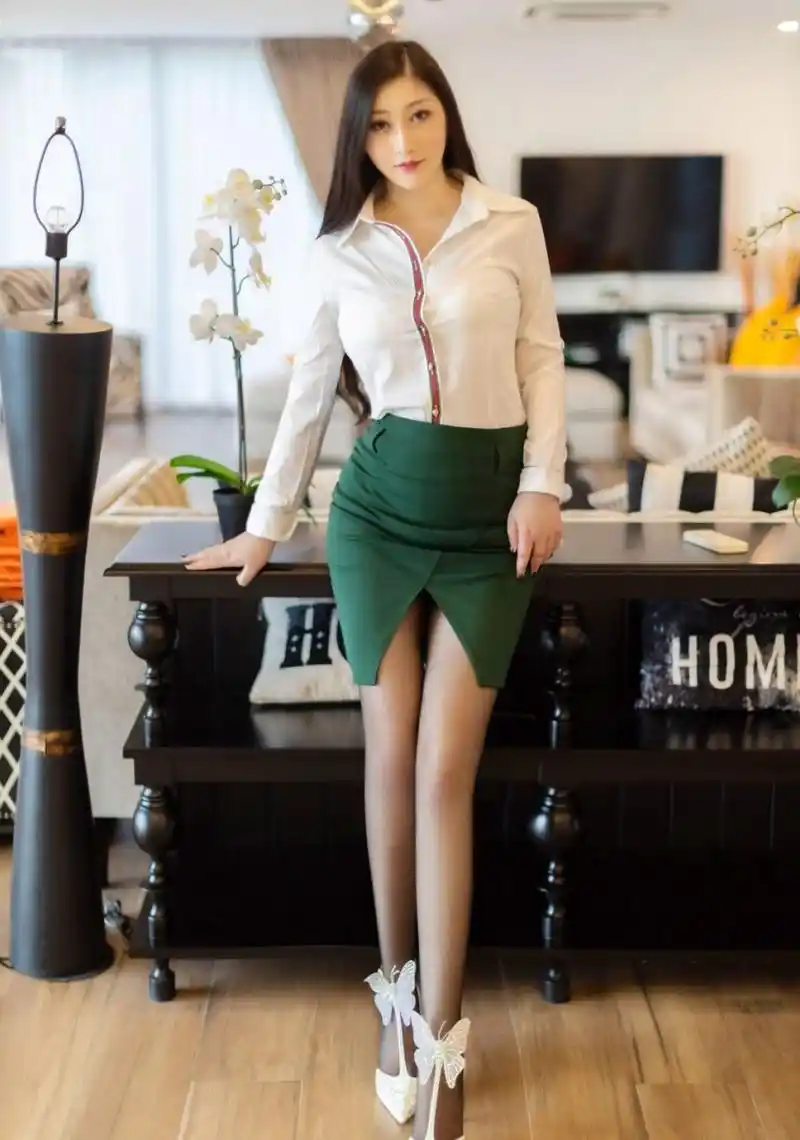 模特妲己丝袜高跟写真