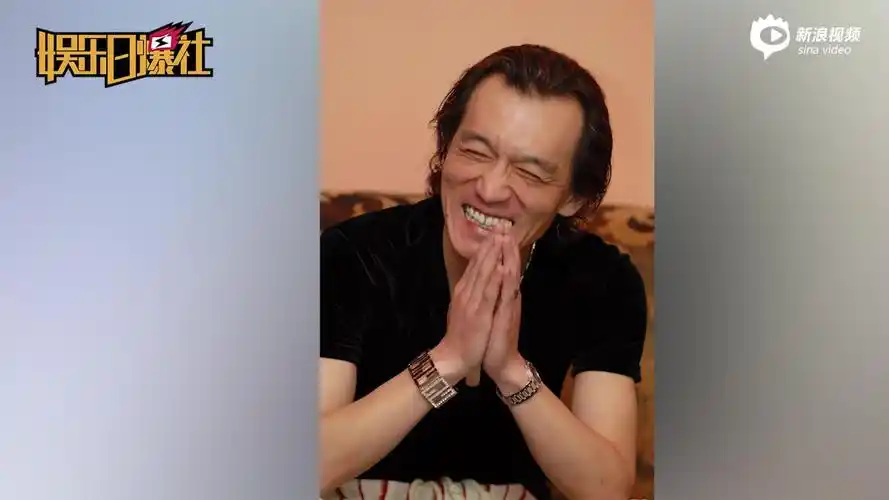 视频:李咏最后一次亮相!疑因化疗戴帽子面容憔悴