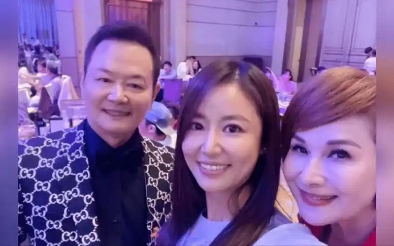 林心如与霍建华一同现身 为爸爸办生日宴