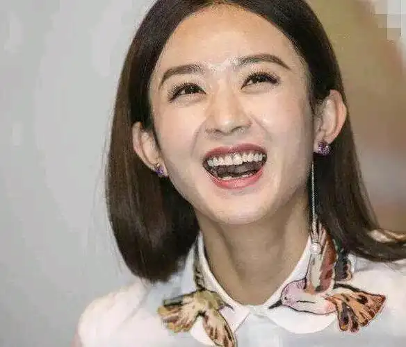 女星大笑瞬间,杨幂笑出了双下巴,网友:赵丽颖郑爽尽显老