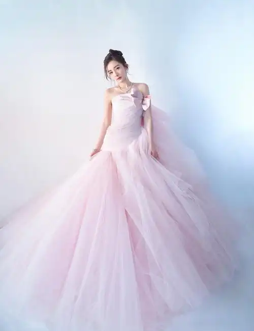 杨幂粉色纱裙礼服魅力性感写真12