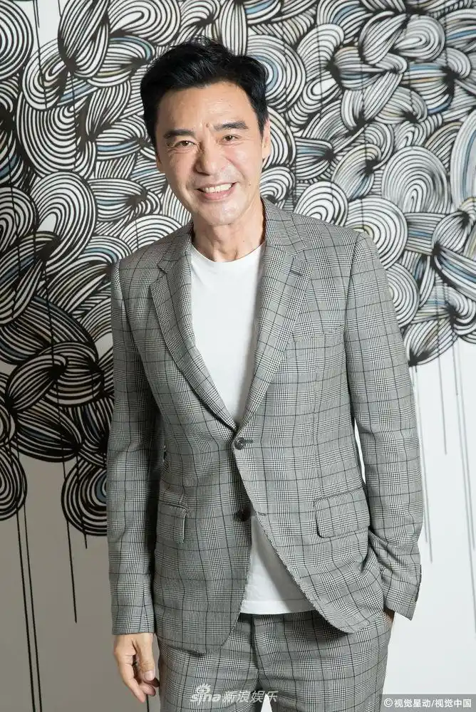 新浪娱乐讯 2018年11月23日,香港,钟镇涛举办演唱会专访.