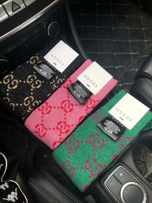 78好物推荐gucci双g图案闪亮金银丝线袜子