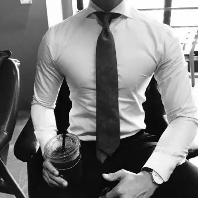 成熟男人正装头像适合中国办公室魅力男人头像