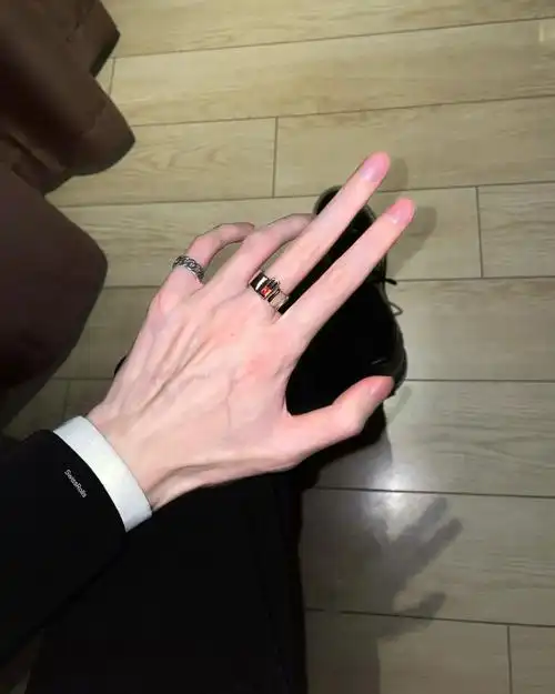 这感情 不值得我犹豫 #手控 #青筋 #禁欲系 - 抖音