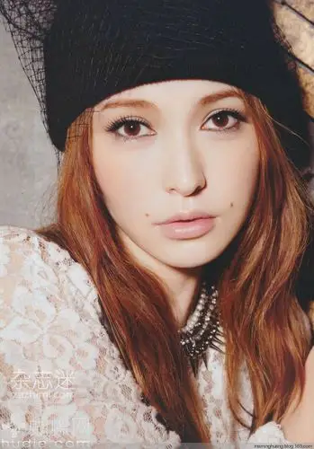 盘点脸上有痣的美女