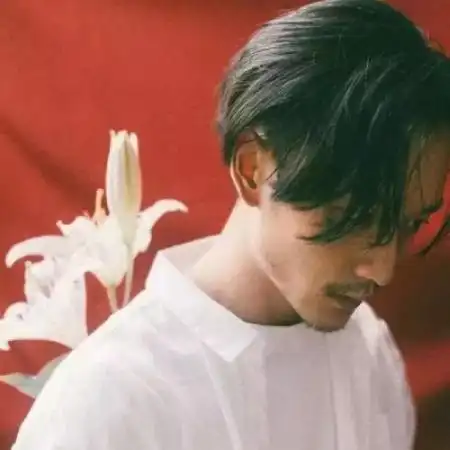 很有男人味的稳重男头成熟男人微信头像图片