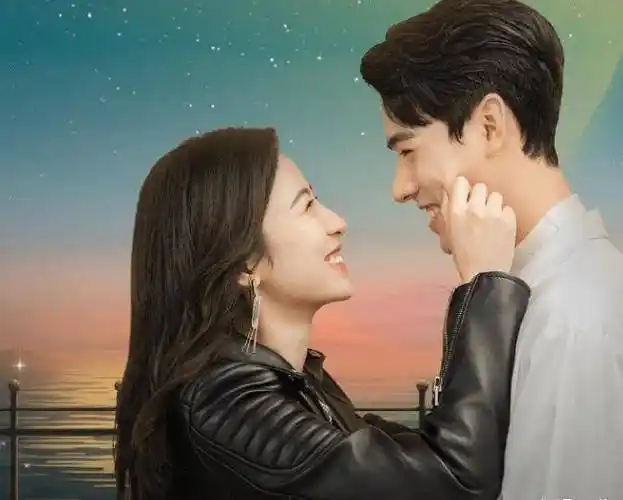 那么不知道大家有没有发现其实周雨彤和龚俊的cp感是很好的,也可能是