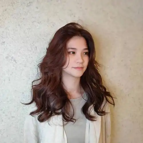 夏季流行top卷发之松软大卷发优雅又大气