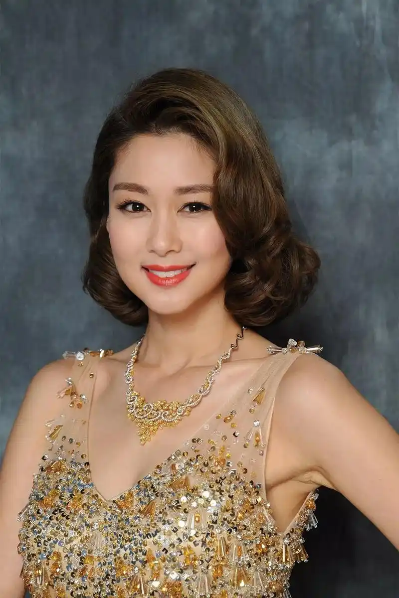 【六福珠宝赛马日】岑丽香,林峰周日入场斗闪