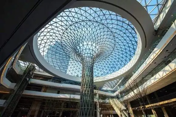 购物中心的大天幕何止是吸睛