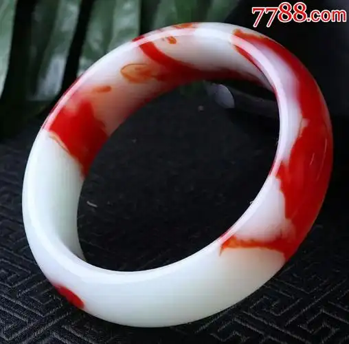 天然鸡血石手镯.