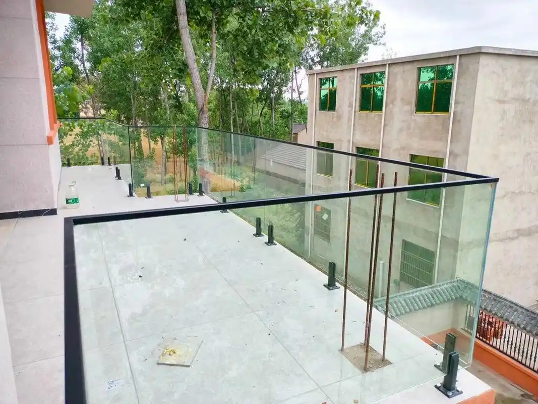 玻璃护栏# #玻璃扶手# #简约装修# #阳台扶手# #极窄# #阳台