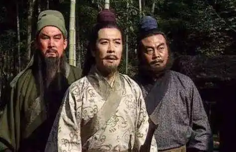 张飞逃跑时忘带刘备的老婆,刘备说了一句话,如今成为了流行语_关羽